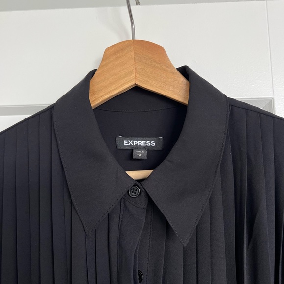 Express black Blouse. - Picture 2 of 3